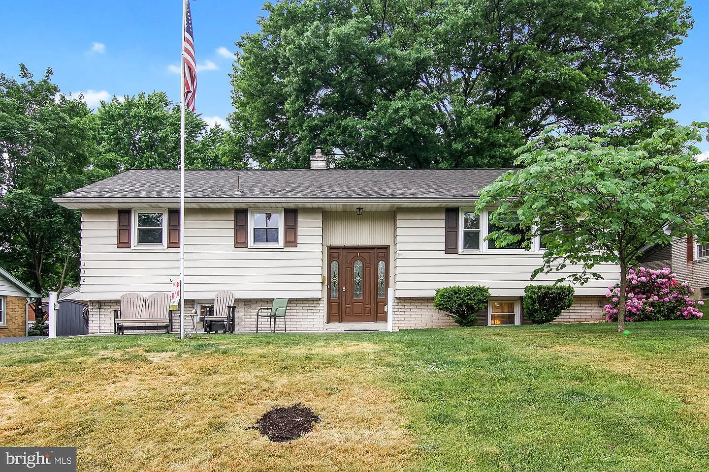 332 N Holly St photo 1