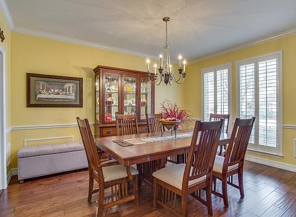 4th image of 2716 Woodbury Dr