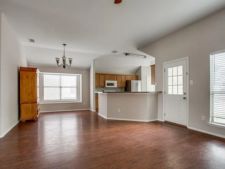 9213 Norfolk Ln — Photo 7