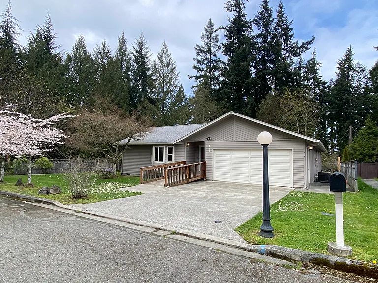 Street view of front of home