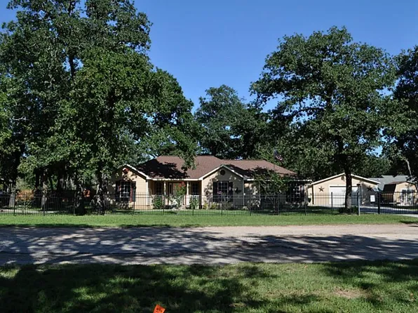 26109 Deerwood Dr, Hempstead, TX 77445