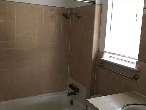 5th image of 533 E North 20th St #1/2