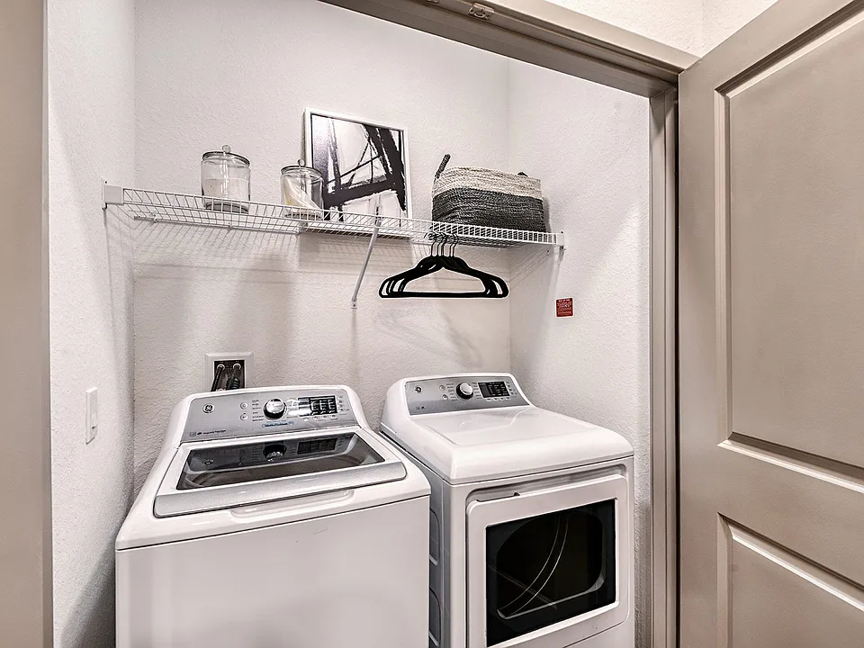 Encore Metro at Millenia apartments community photo