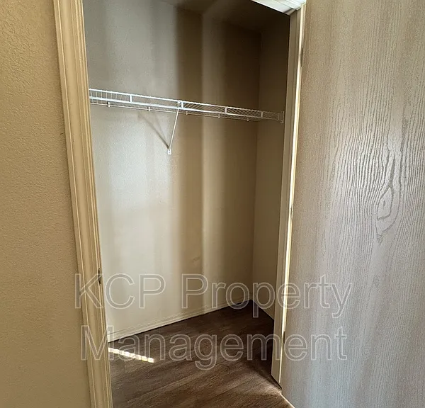 Huntington Chase Apartments — Photo 10