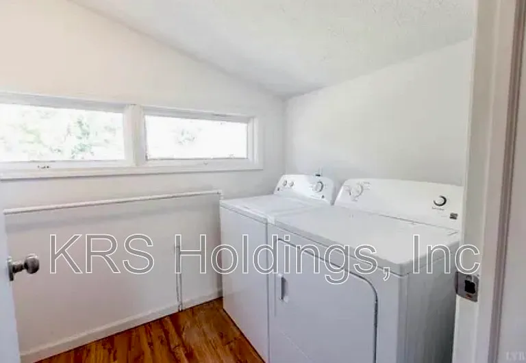 103 Middleboro Pl — Photo 4