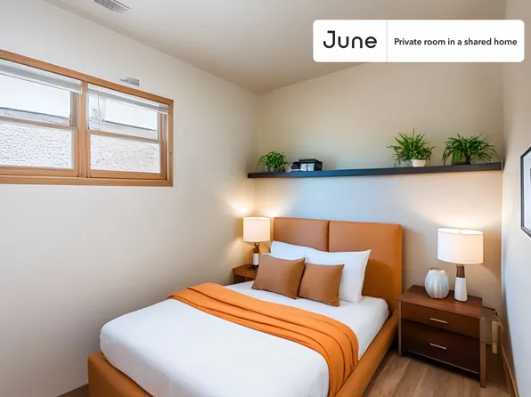 1446 N Campbell Ave, Chicago, IL