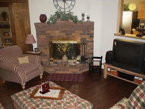 3rd image of 6110 Waterway Dr