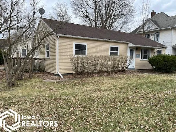 706 E Burlington Ave, Fairfield, IA 52556