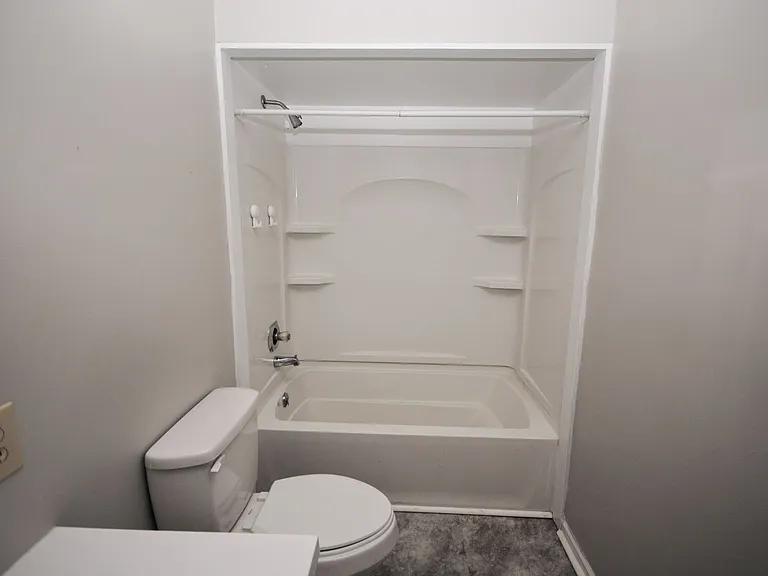 620 Oak Park Blvd #204 — Photo 41