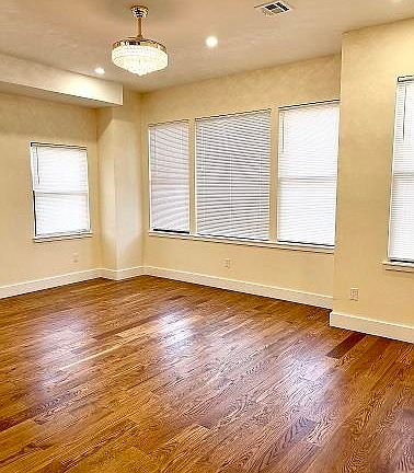 4th image of 679 Summit Ave #2