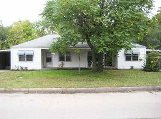 2216 S Greenwood St, Wichita, KS 67211