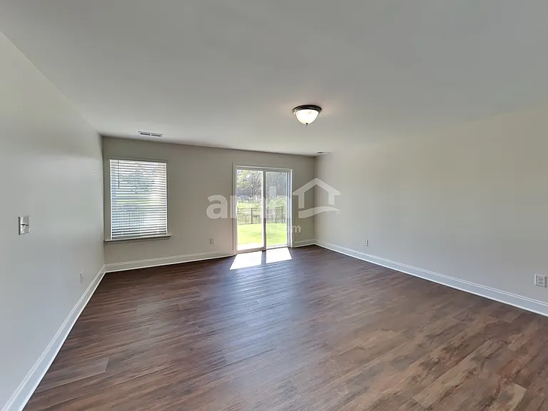 124 Cairo Ct — Photo 31