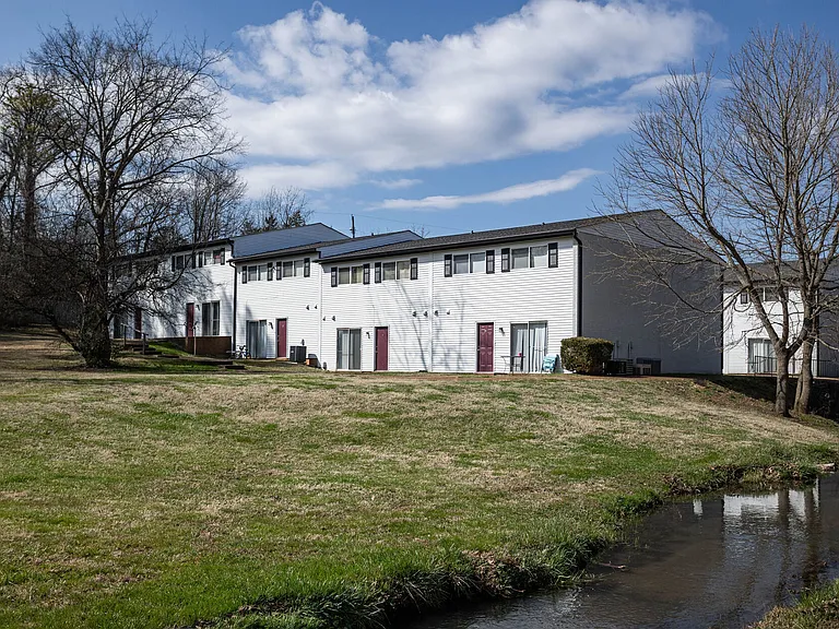 Brookwood Apartments — Photo 34