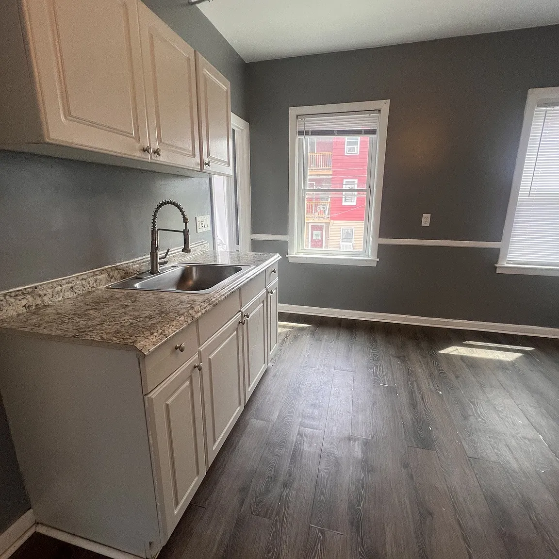 3 bed, 4644 sqft, $2,000 — Photo 3