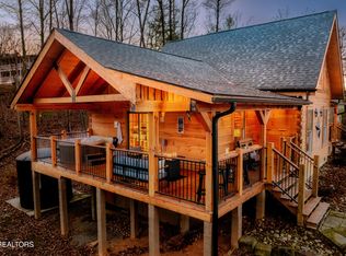 1890 Natures Ln, Sevierville, TN 37862