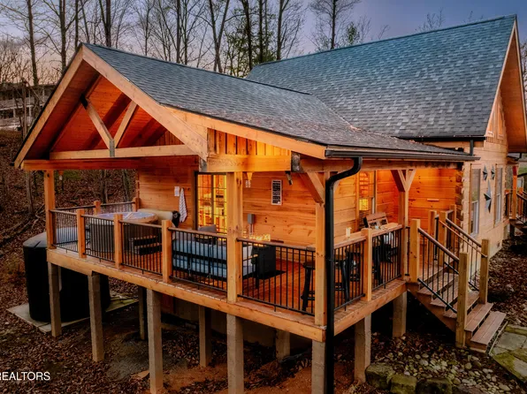 1890 Natures Ln, Sevierville, TN 37862