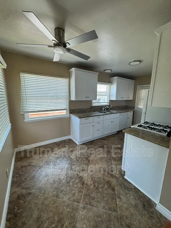1 bed, 1.0 bath, $2,100 — Photo 4