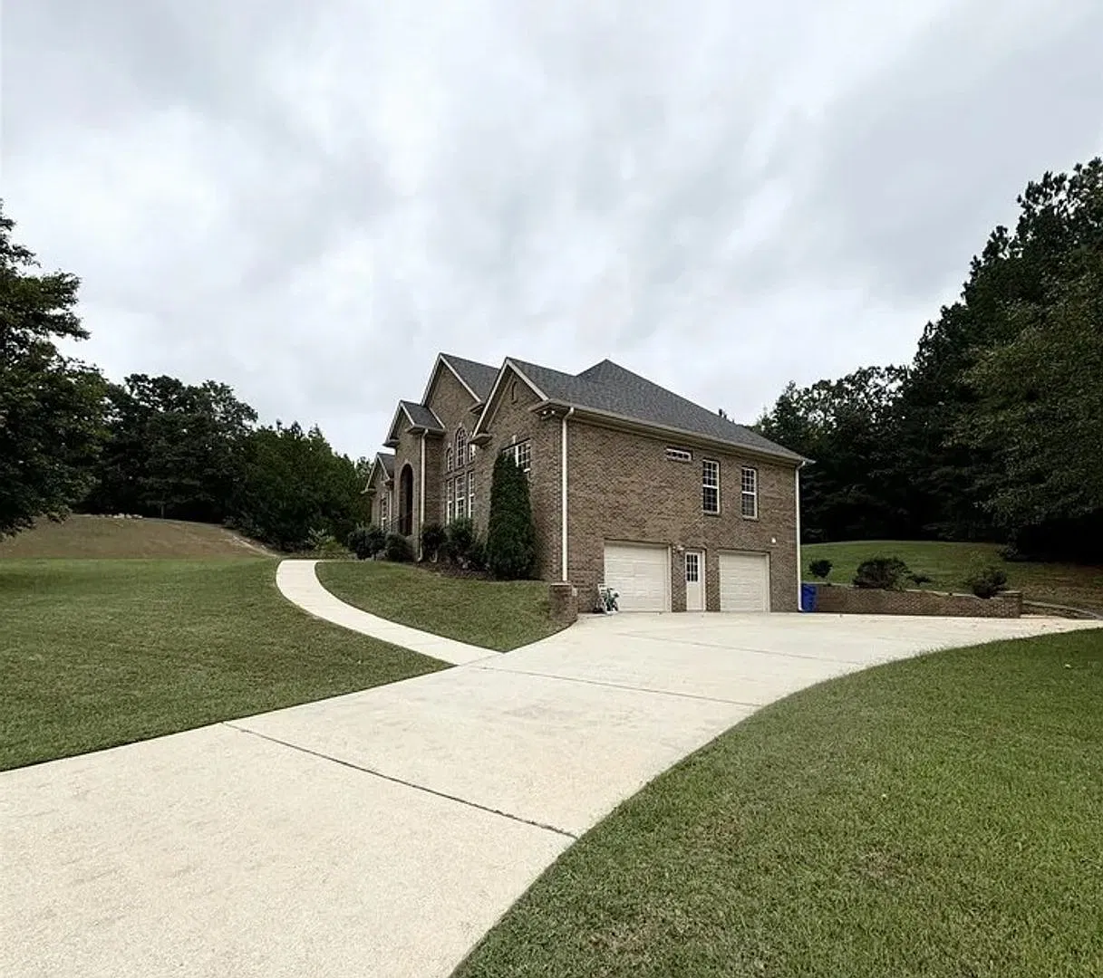 Fantastic 4 Bedroom, 3 bath home! — Photo 2