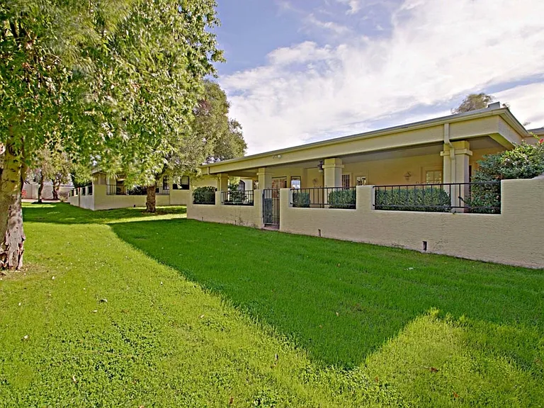 6318 E Kelton Ln — Photo 20