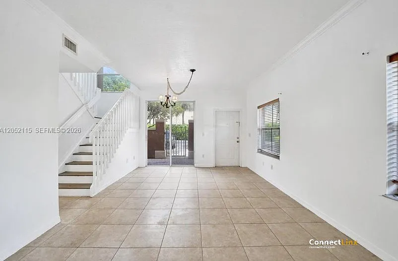 3 bed, 2.0 bath, 1396 sqft, $2,800 — Photo 4