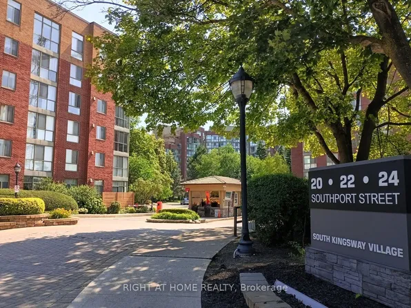 20 Southport St #208, Toronto, ON M6S 4Y8