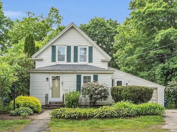 52 High St, Hudson, MA 01749