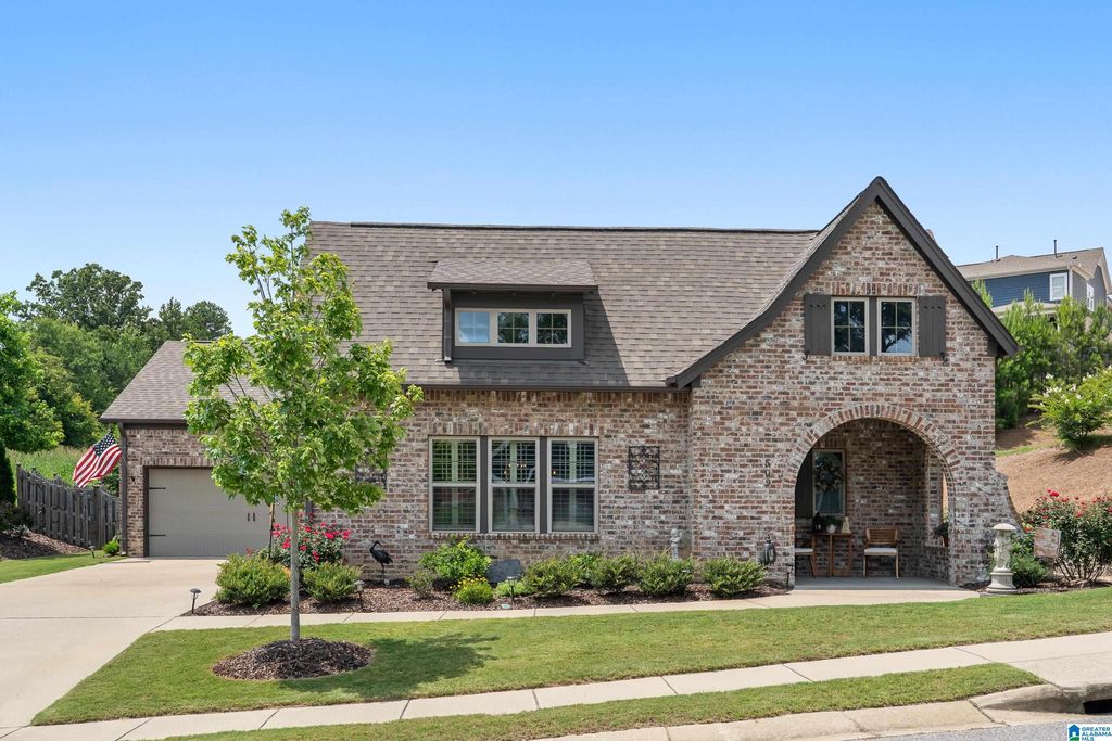 509 Riverwoods Ct, Helena, AL