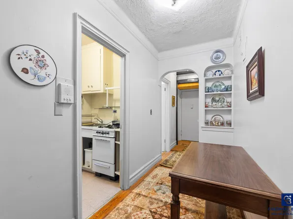 3000 Valentine Avenue image 6 of 9