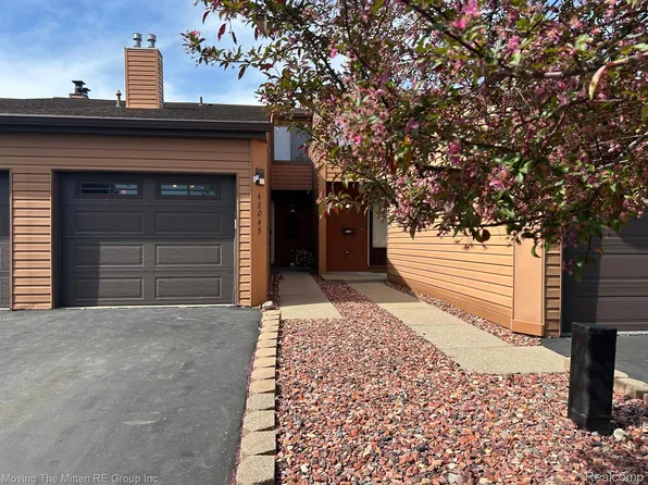 48045 Bayshore Dr, Belleville, MI 48111