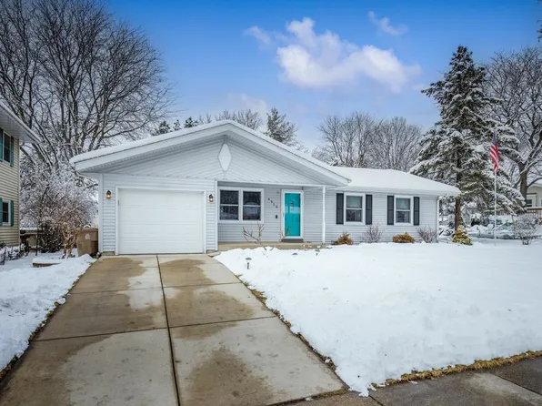 4910 Hamlet Pl, Madison, WI 53714
