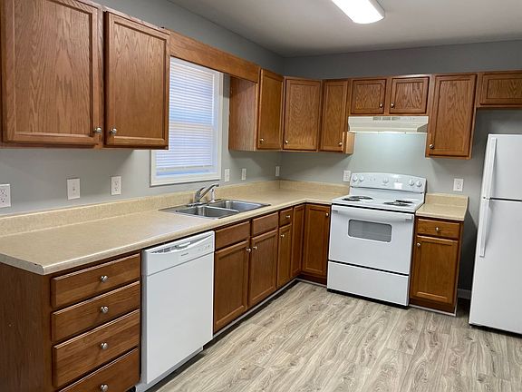 5th image of 842 Sourwood Dr