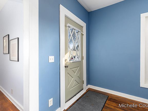 3rd image of 820 5th St NW