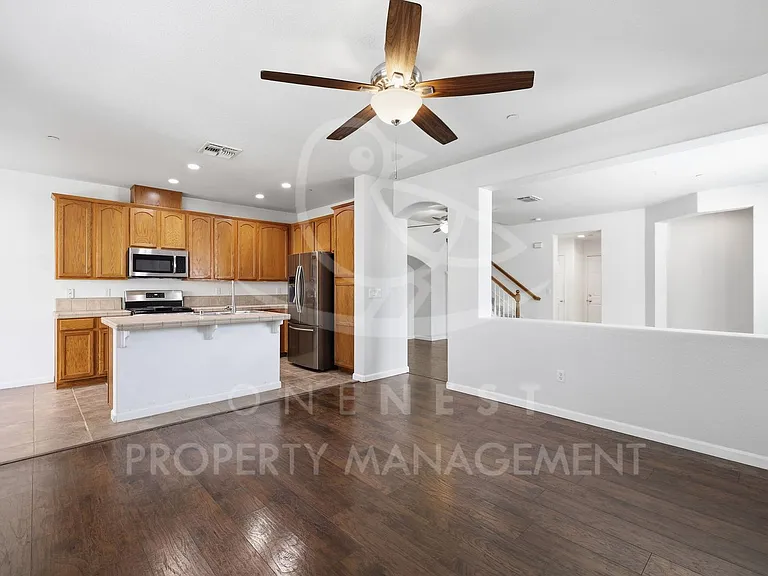 1070 Sierra View Cir #3 — Photo 8