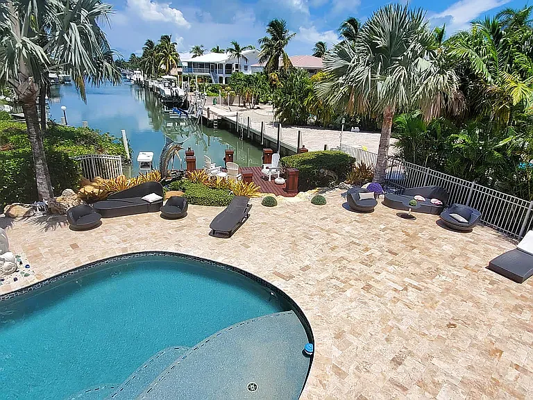 1210 Coury Dr — Photo 17