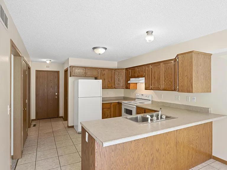 Pebblebrook Apartments — Photo 32