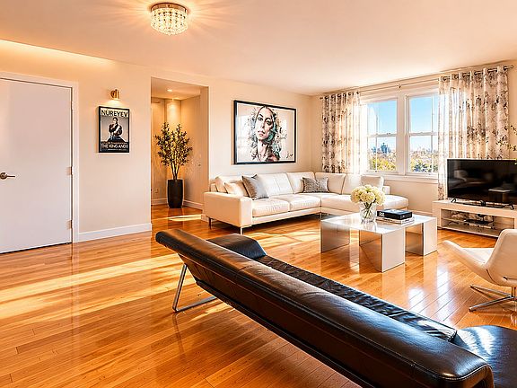 4th image of 45 Oceana Dr #7E