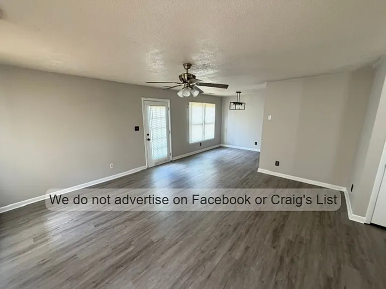 209 Eppingdale Dr — Photo 2