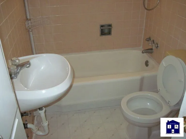 2107 Brantley Ave — Photo 5