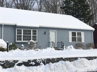 28 Strathmore Ln #28, Madison, CT 06443