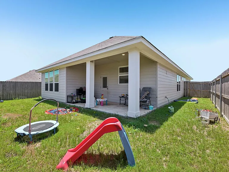 716 Killam Dr — Photo 28