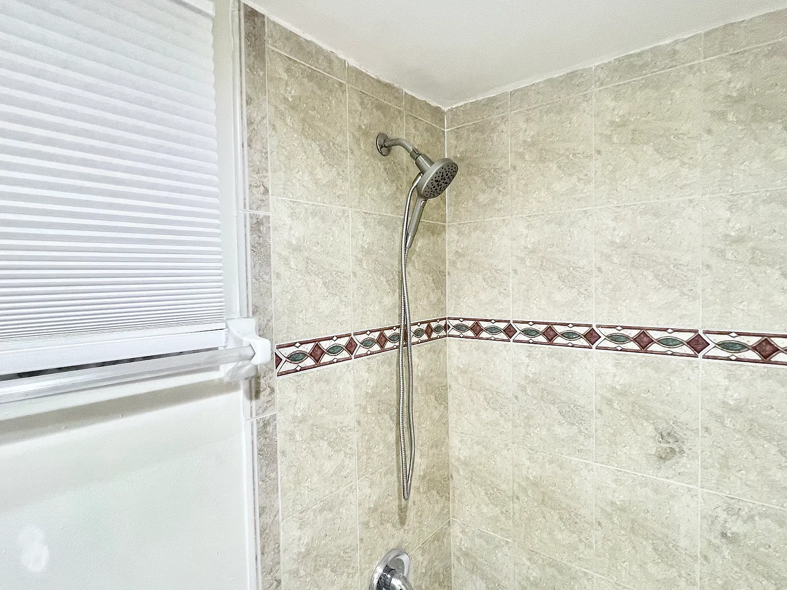2 bed, 1350 sqft, $2,450 — Photo 4