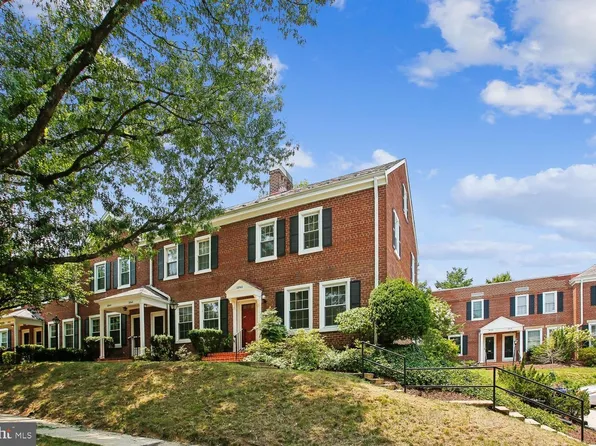 2840 S Buchanan St, Arlington, VA 22206