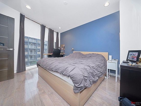 5th image of 591 Washington Ave #401