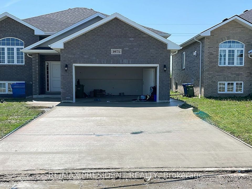 1st image of 1075 Aspen Ridge Cres
