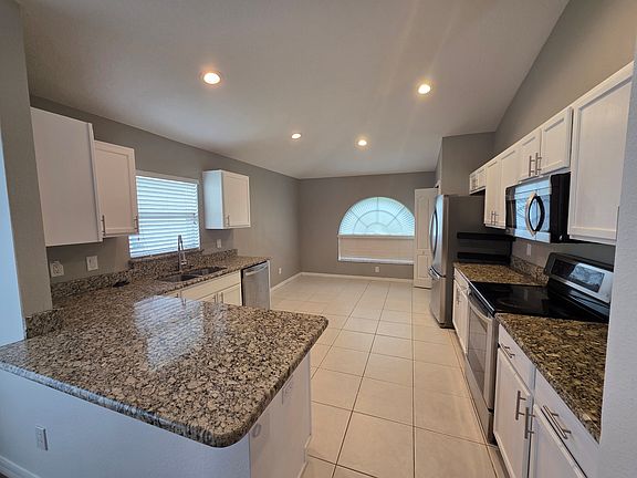 5th image of 3214 Prairie Iris Dr