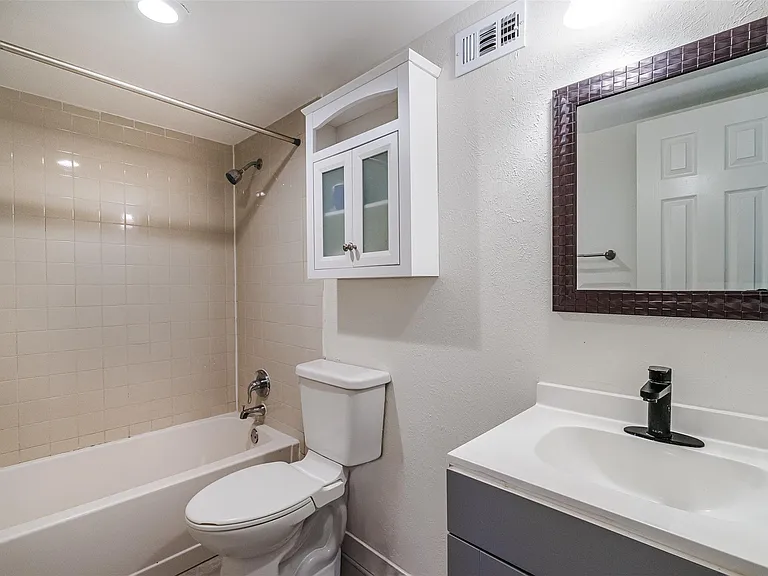 2106 Lamplight Village Cir #A — Photo 9