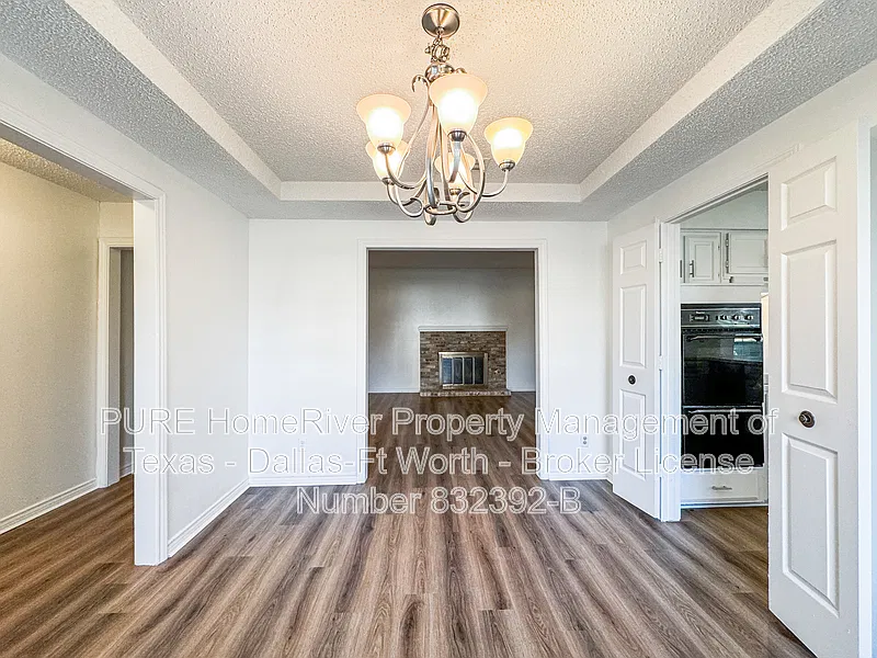 3 bed, 2.0 bath, 1825 sqft, $2,150 — Photo 3