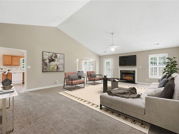 4th image of 2035 Sweetbay Cir