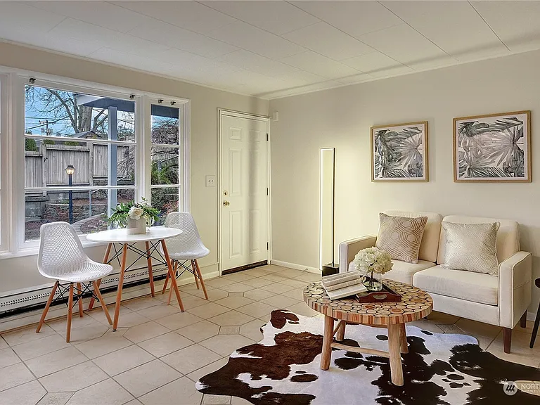3115 Queen Anne Ave N — Photo 2