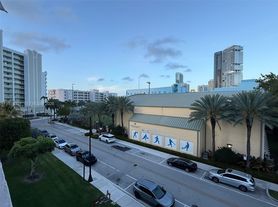 18001 N Bay Rd